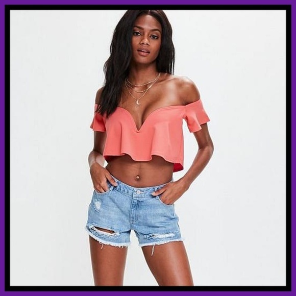 Missguided Tops - NWT Missguided Sweetheart Frilled Bardot Crop Top